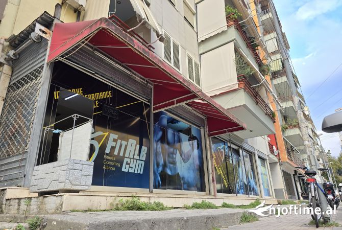 Ambjent biznesi me qera 1+1 ne Tirane - 3,200 Euro