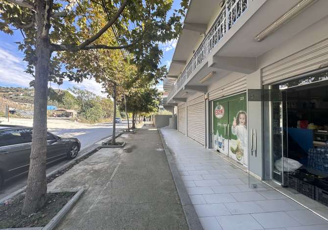 Ambiente Commerciale in Vendita 1+1 a Valona - 460,000 Euro