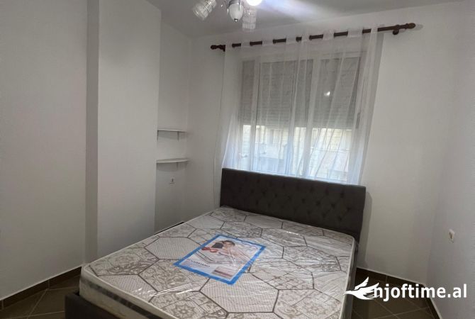 Shtepi me qera 2+1 ne Tirane - 400 Euro