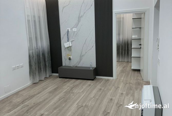 Shtepi me qera 2+1 ne Tirane - 800 Euro