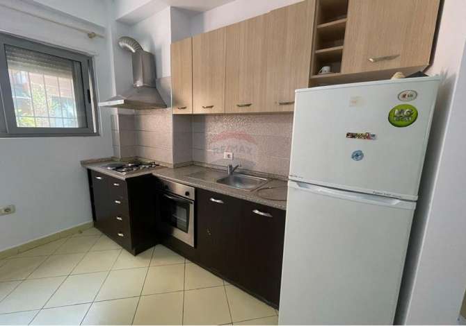 Shtepi me qera 2+1 ne Tirane - 400 Euro