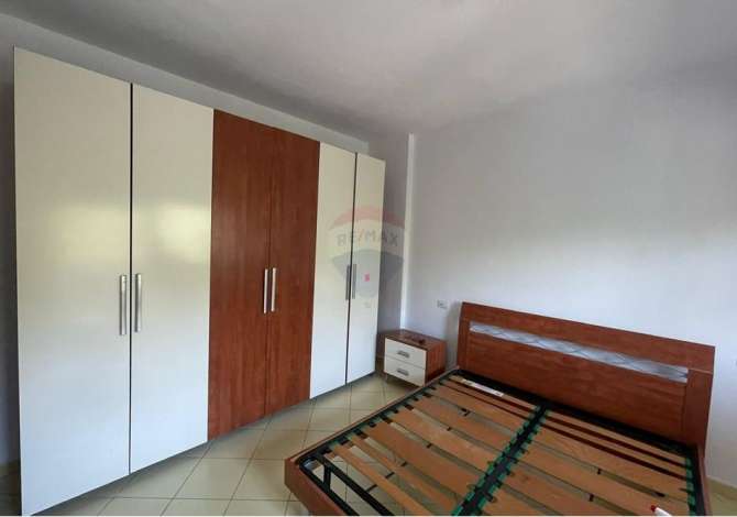 Shtepi me qera 2+1 ne Tirane - 400 Euro