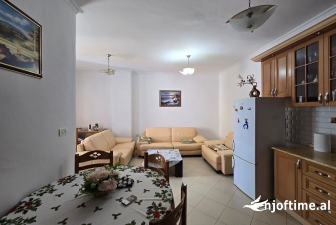 Shtepi me qera 1+1 ne Tirane - 370 Euro