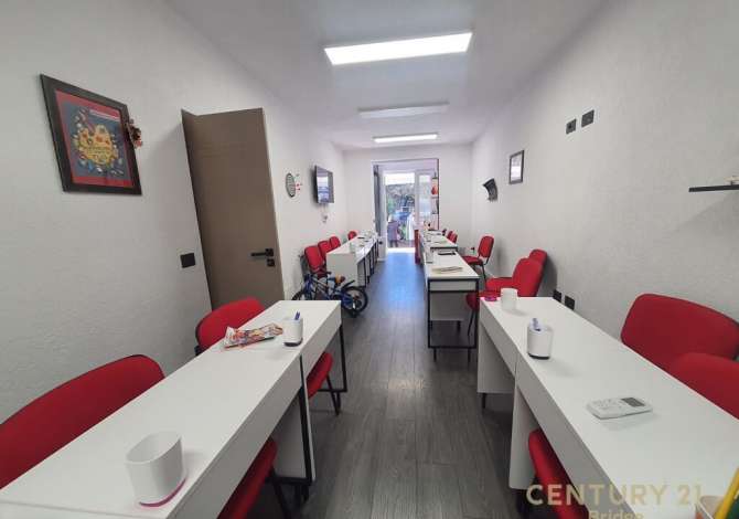 Ambjent biznesi me qera 3+1 ne Tirane - 750 Euro