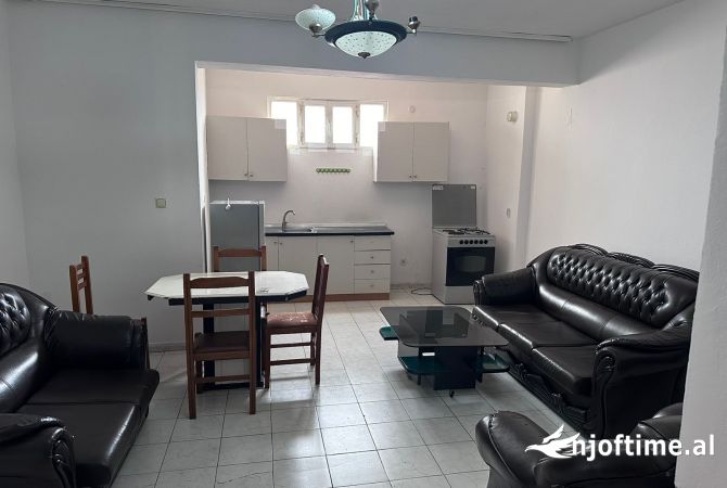 Shtepi me qera 2+1 ne Tirane - 500 Euro