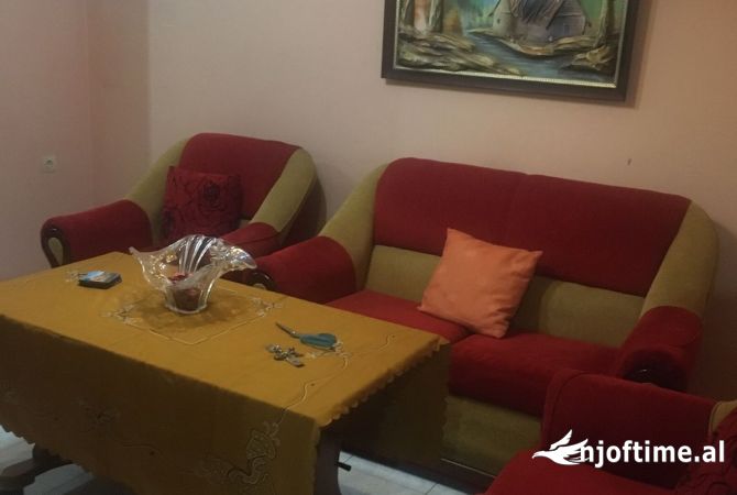 Shtepi me qera 2+1 ne Tirane - 400 Euro