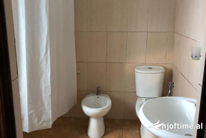 Shtepi me qera 1+1 ne Tirane - 300 Euro