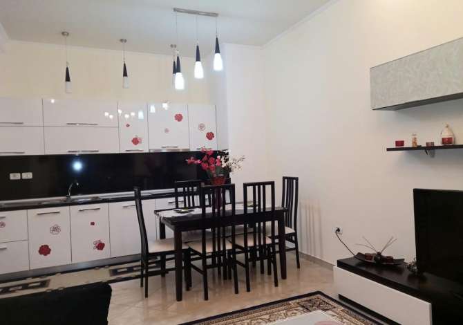 Shtepi me qera 2+1 ne Tirane - 400 Euro