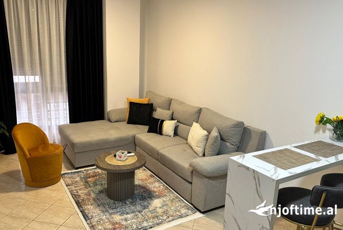 Shtepi me qera 2+1 ne Tirane - 750 Euro