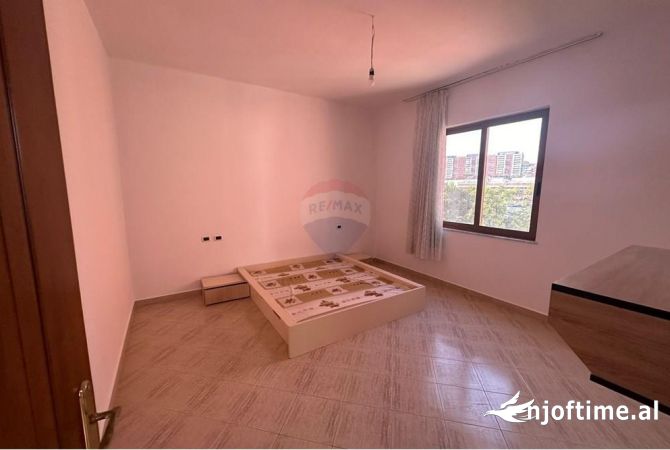 Shtepi me qera 2+1 ne Tirane - 651 Euro