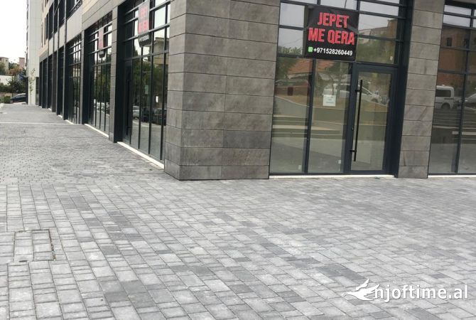 Ambjent biznesi me qera 1+1 ne Tirane - 1,800 Euro