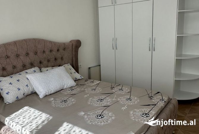 Shtepi me qera 2+1 ne Tirane - 430 Euro