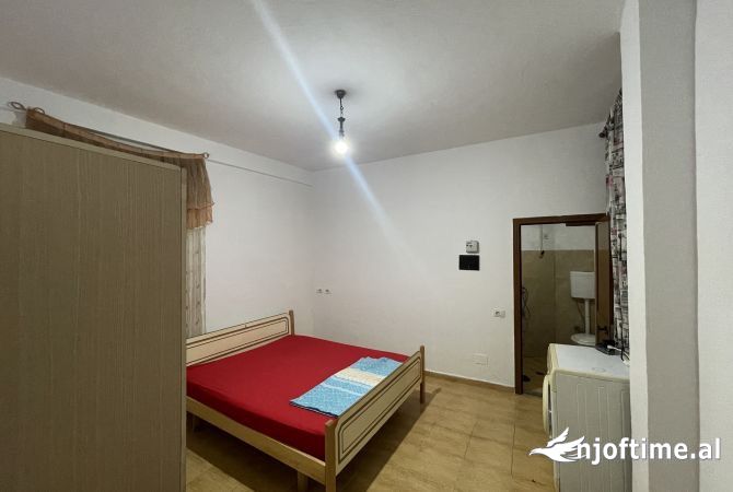 Shtepi me qera 1+1 ne Tirane - 180 Euro