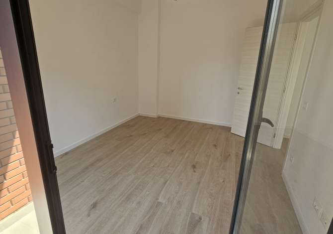 Ambjent biznesi me qera 3+1 ne Tirane - 950 Euro