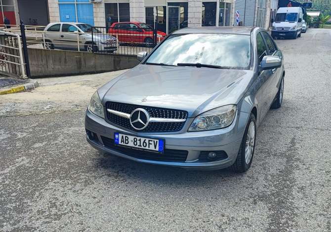 Auto in Vendita  a Berat - 6,200 Euro