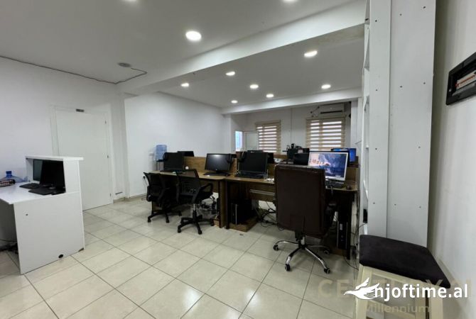 Ambjent biznesi me qera 3+1 ne Tirane - 850 Euro