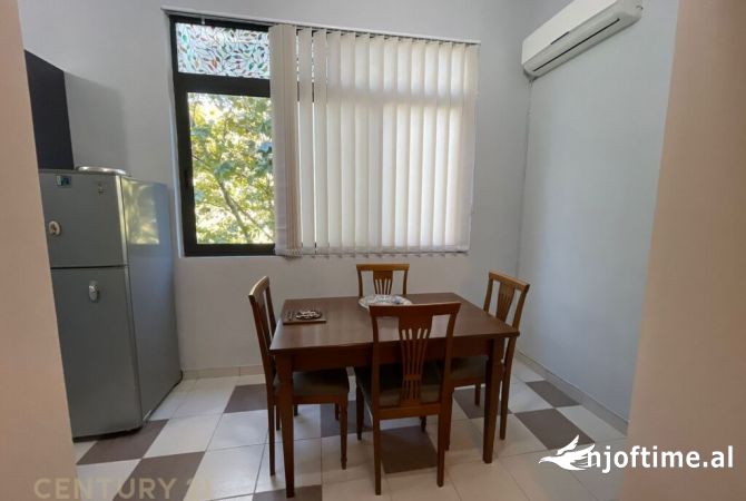 Shtepi me qera 2+1 ne Tirane - 700 Euro