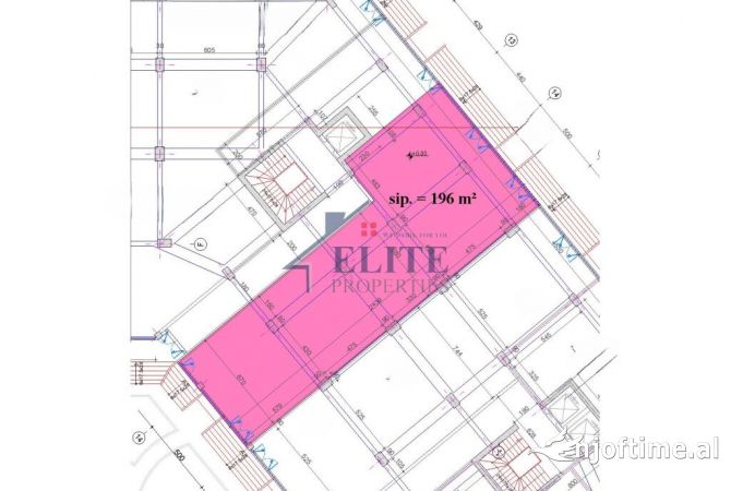 Ambiente Commerciale in Affitto 4+1 a Tirana - 3,500 Euro