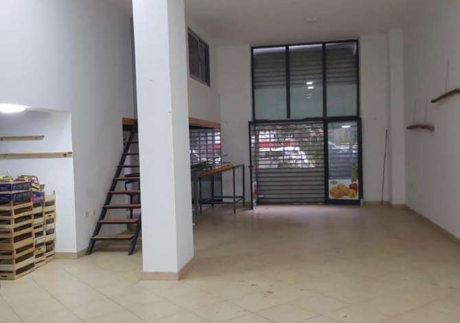 Ambiente Commerciale in Vendita 3+1 a Tirana - 150,000 Euro