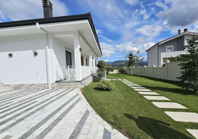 Shtepi me qera 4+1 ne Tirane - 2,999 Euro