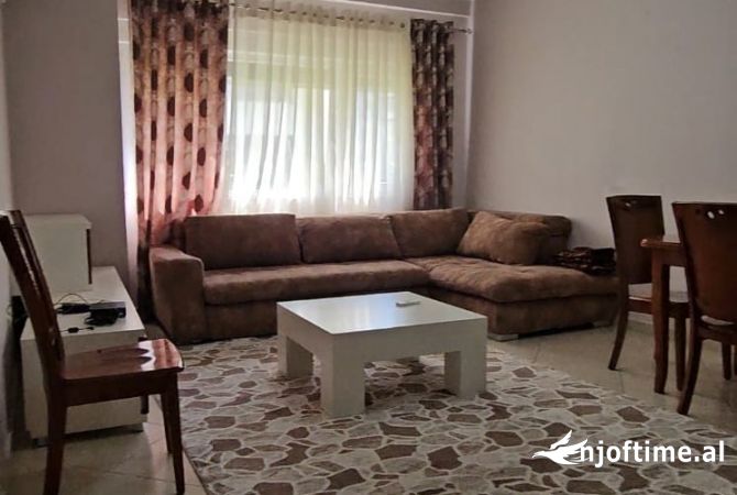 Shtepi me qera 1+1 ne Tirane - 380 Euro