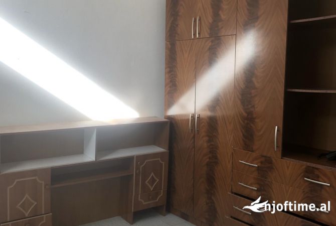 Shtepi me qera 2+1 ne Tirane - 250 Euro