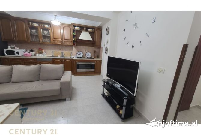 Shtepi me qera 2+1 ne Tirane - 450 Euro