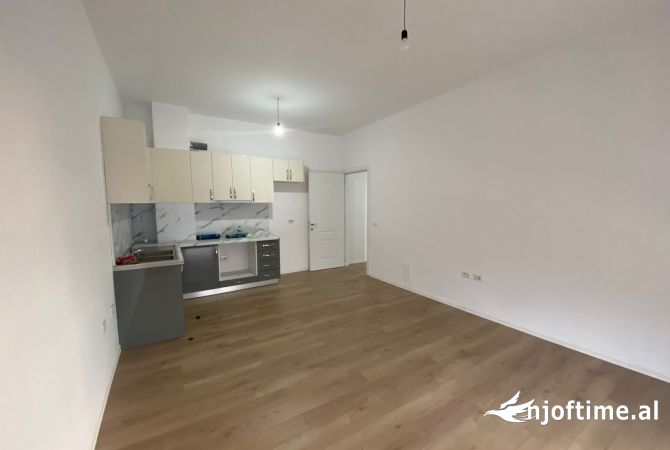 Shtepi me qera 2+1 ne Tirane - 300 Euro