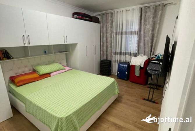 Shtepi me qera 1+1 ne Durres - 300 Euro