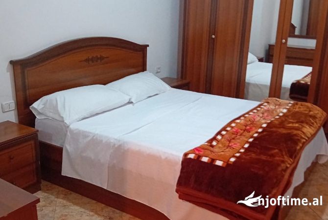 Shtepi me qera 2+1 ne Tirane - 400 Euro