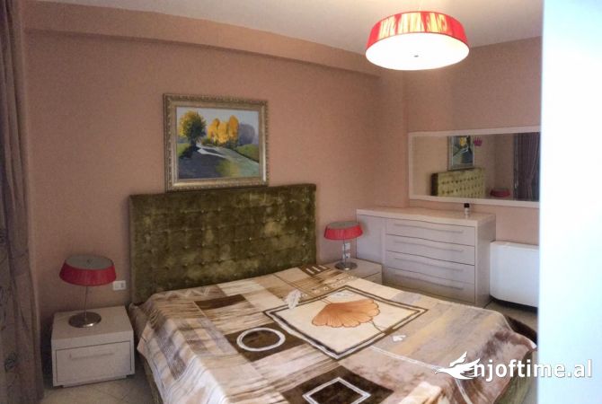 Shtepi me qera 3+1 ne Tirane - 1,200 Euro