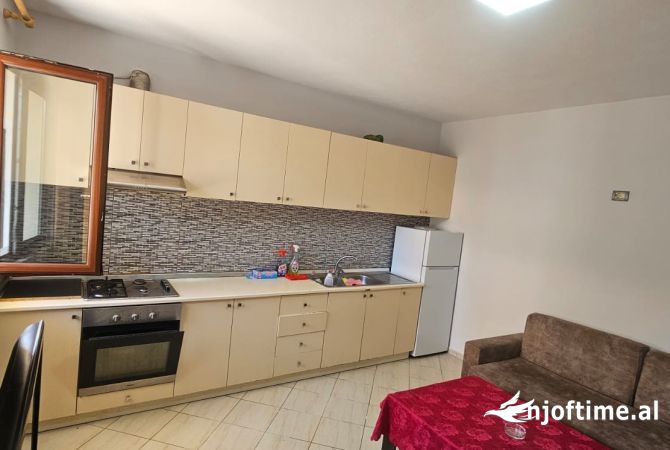 Shtepi me qera 2+1 ne Tirane - 400 Euro