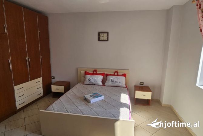 Shtepi me qera 2+1 ne Tirane - 400 Euro