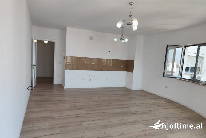 Shtepi ne shitje 1+1 ne Tirane - 140,000 Euro