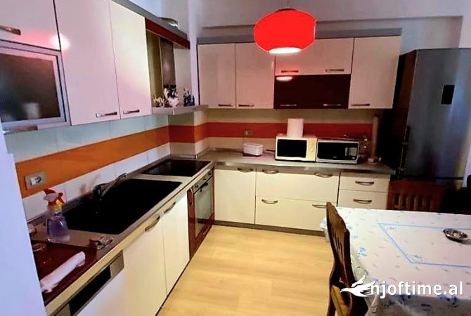 Shtepi me qera 4+1 ne Tirane - 600 Euro