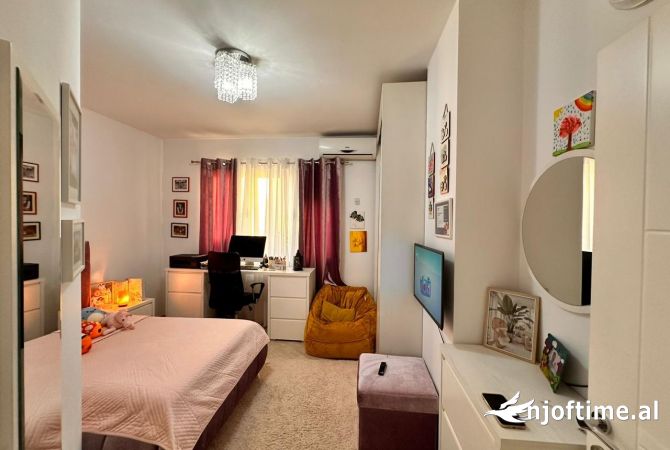 Shtepi me qera 2+1 ne Tirane - 890 Euro