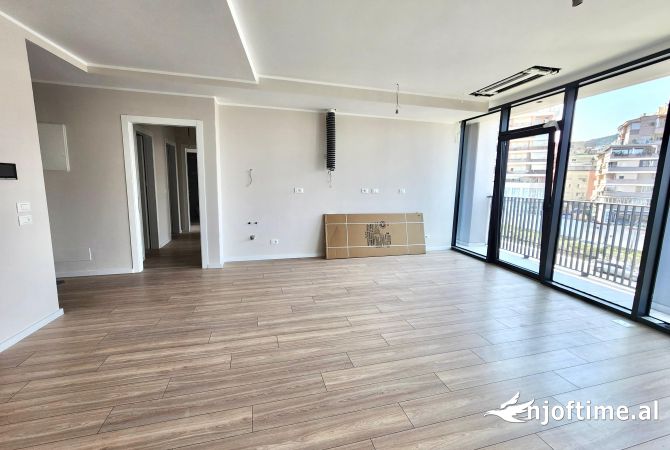 Ambjent biznesi me qera 3+1 ne Tirane - 1,200 Euro