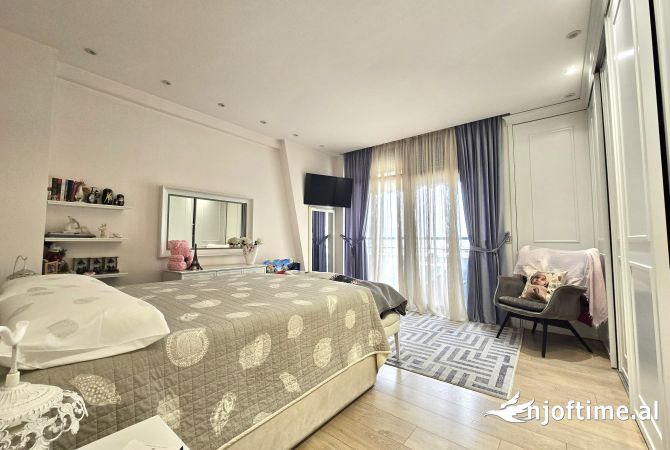 Shtepi me qera 2+1 ne Tirane - 1,800 Euro