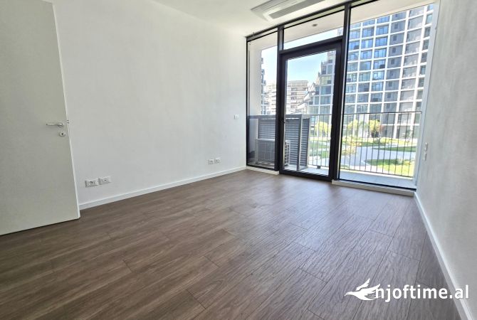 Ambjent biznesi me qera 3+1 ne Tirane - 950 Euro