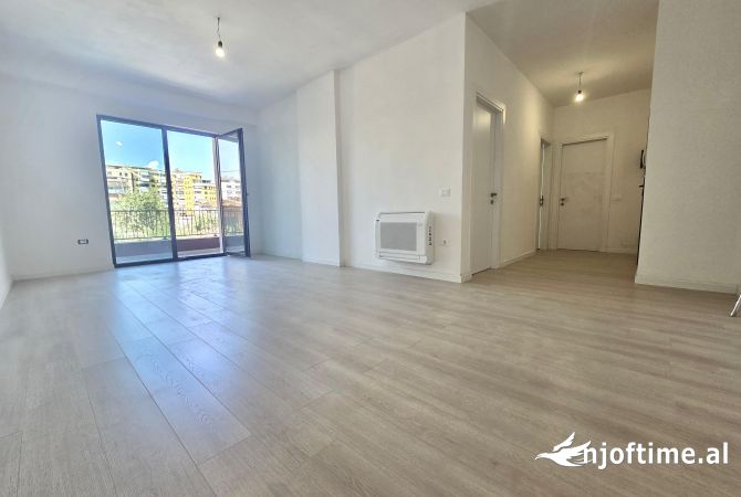 Ambjent biznesi me qera 3+1 ne Tirane - 700 Euro