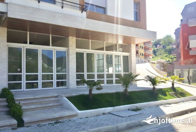 Ambjent biznesi me qera 2+1 ne Tirane - 1,500 Euro