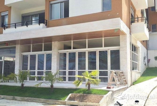 Ambjent biznesi me qera 2+1 ne Tirane - 1,500 Euro