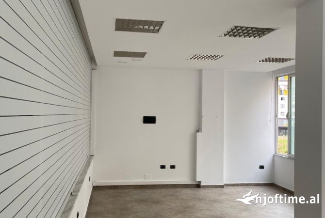 Ambjent biznesi me qera 3+1 ne Tirane - 350 Euro