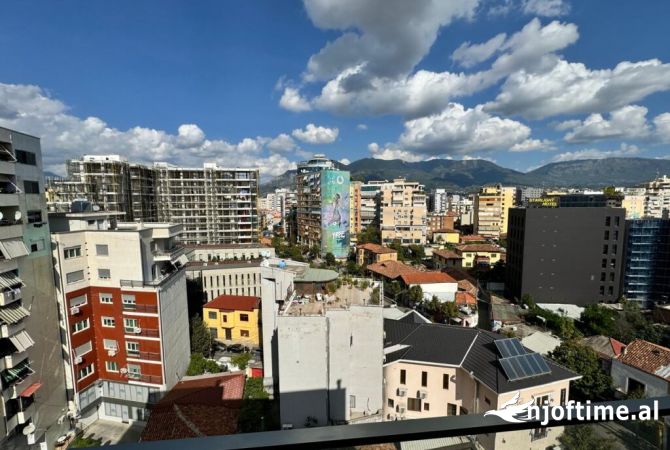 Ambjent biznesi me qera 3+1 ne Tirane - 1,600 Euro