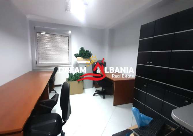 Ambjent biznesi me qera 3+1 ne Tirane - 1,400 Euro