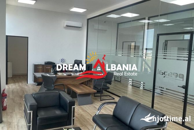 Ambjent biznesi me qera 3+1 ne Tirane - 1,750 Euro