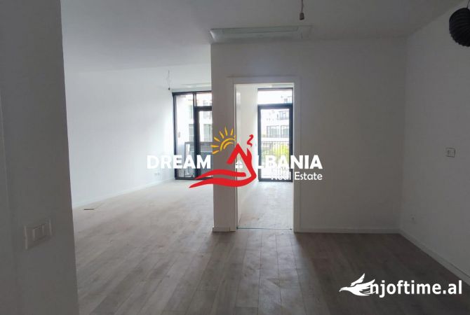 Ambjent biznesi me qera 3+1 ne Tirane - 1,300 Euro