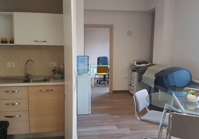 Ambjent biznesi me qera 3+1 ne Tirane - 500 Euro