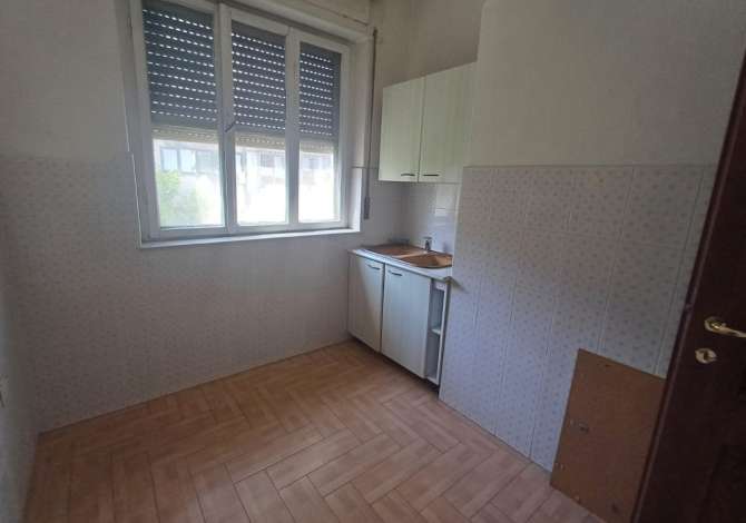 Ambjent biznesi me qera 3+1 ne Tirane - 900 Euro