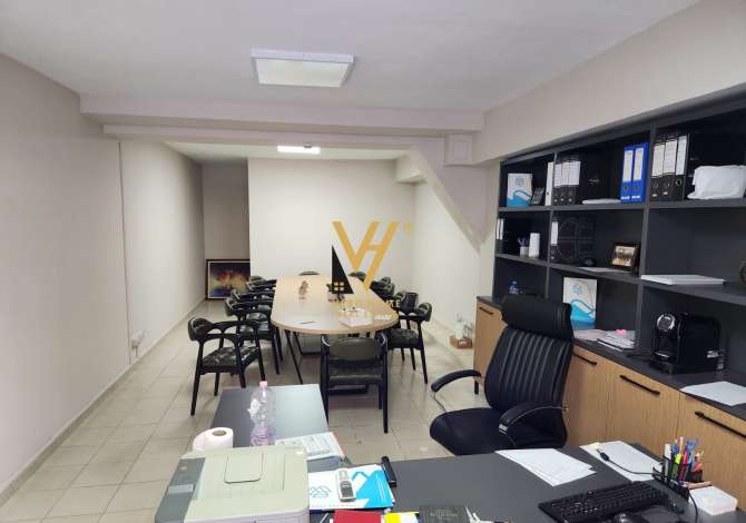 Business Property for Rent 3+1 in Tirana - 90,000 Leke